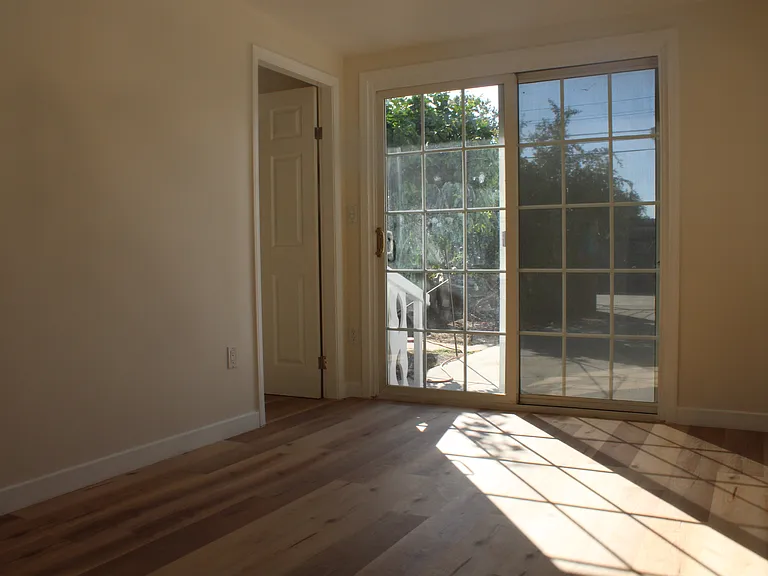 325 Winchester Ave — Photo 14