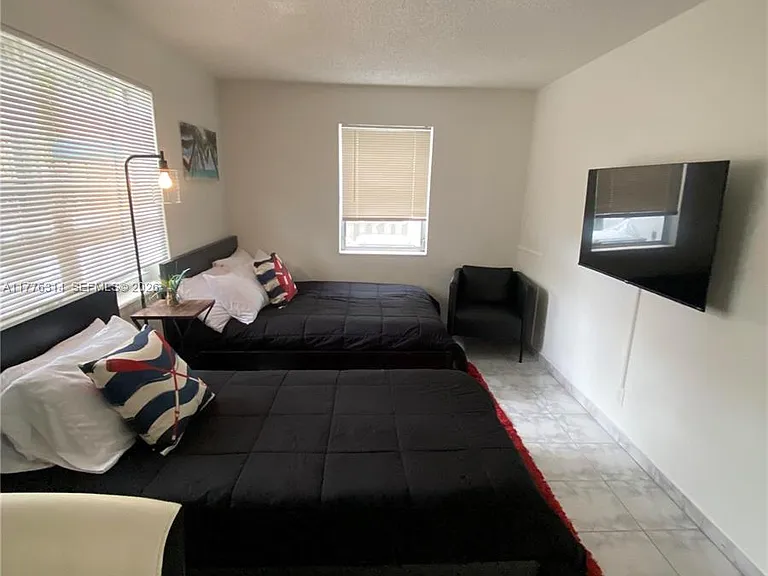 3210 Canal Dr #8 — Photo 8