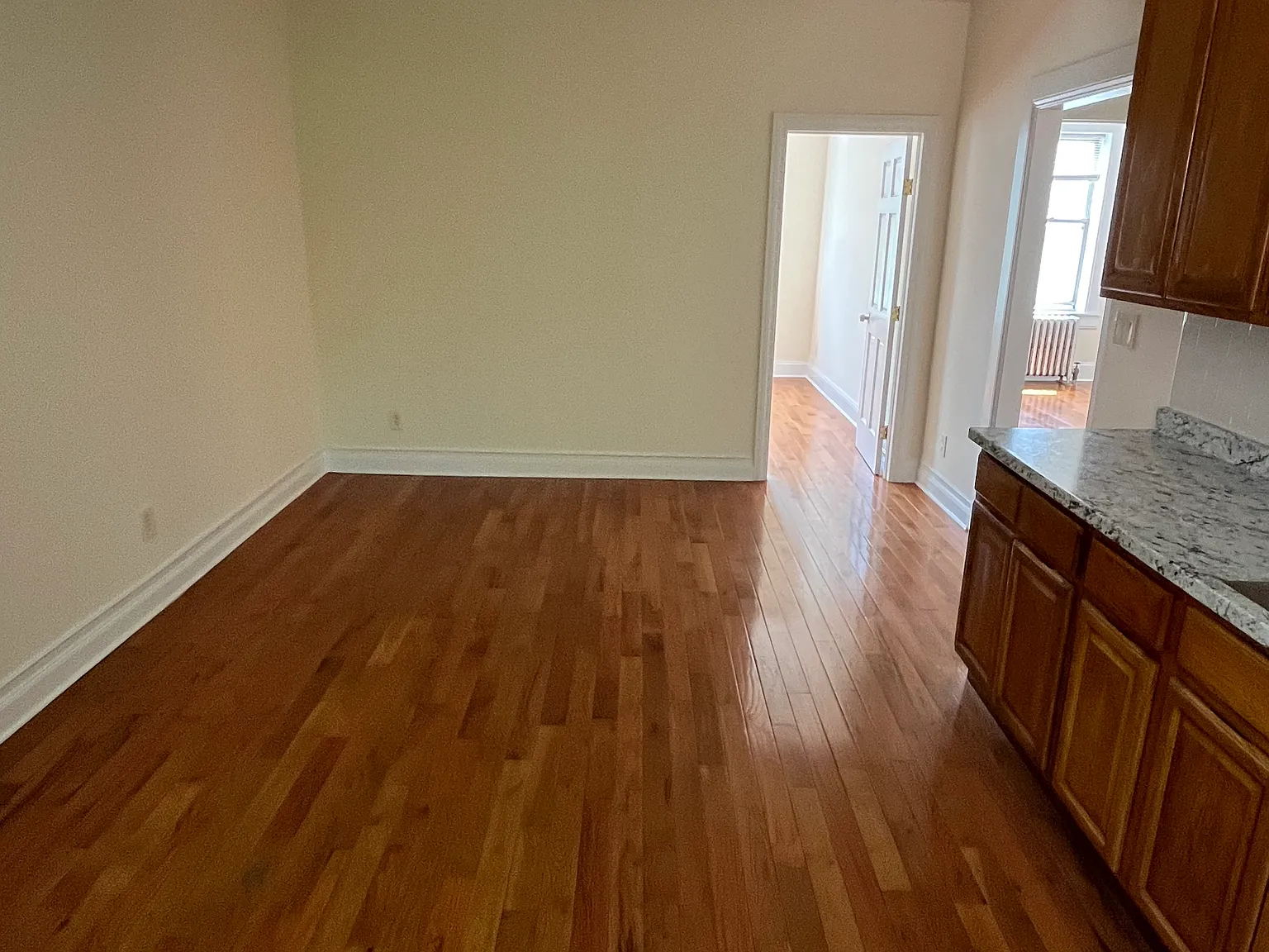 1465 Hammersley Ave — Photo 4