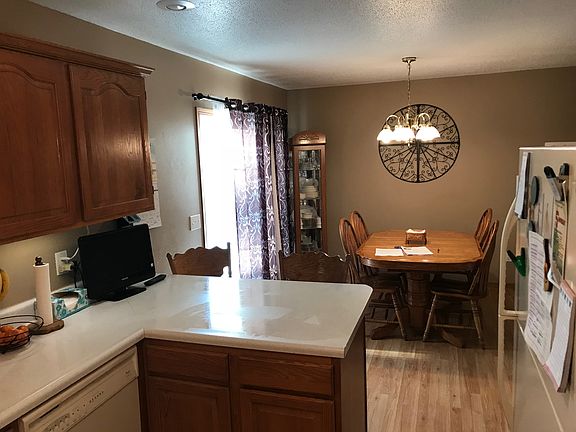 2nd image of 2903 Lakeview Dr