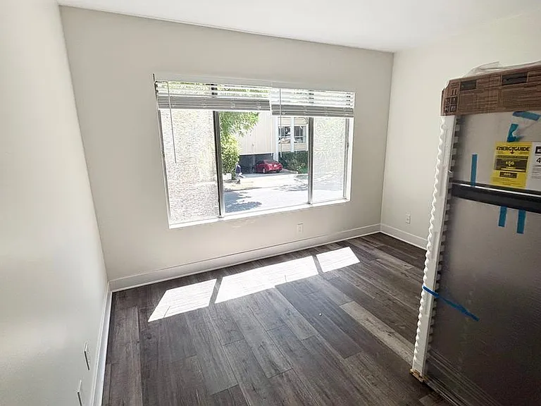 Peerless Apartments — Photo 22