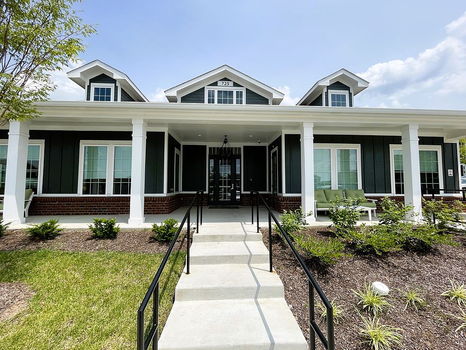 Welcome! Clubhouse Main Entrance