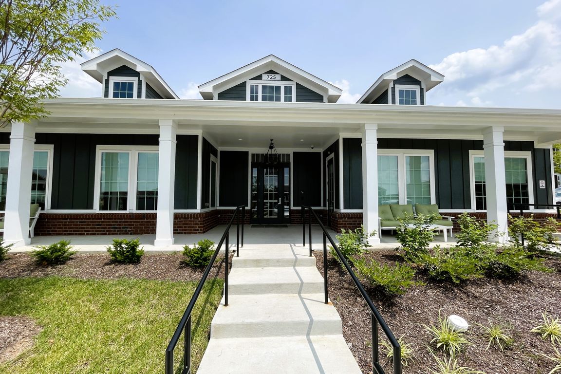 Welcome! Clubhouse Main Entrance