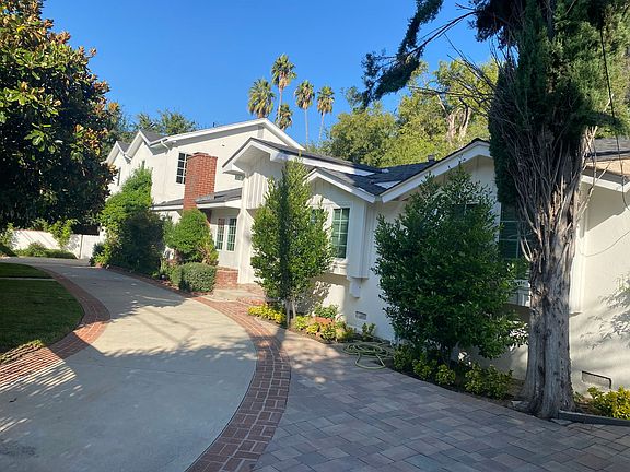 3rd image of 4656 Vanalden Ave