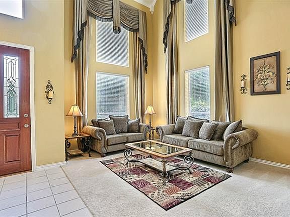 3rd image of 2705 Waterford Dr