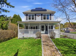 49 Pleasant St, Manchester, MA 01944