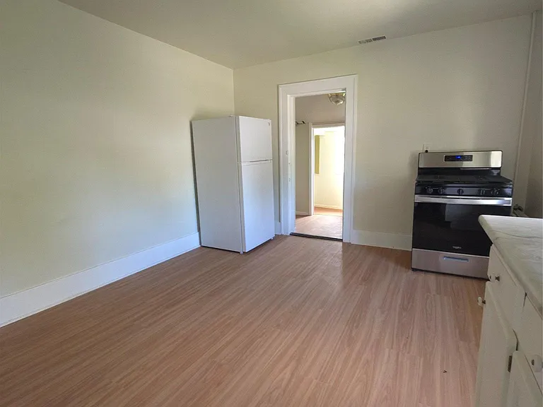 19504 Bigelow St — Photo 6