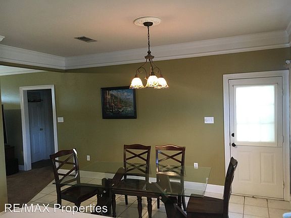 5th image of 16058 Kirsten Dr