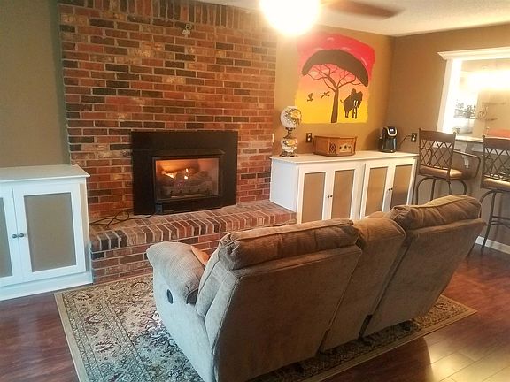 5th image of 406 Beechwood Ct