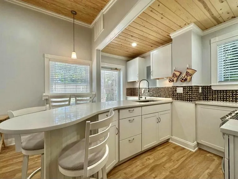 698 Forsyth St #2 — Photo 12