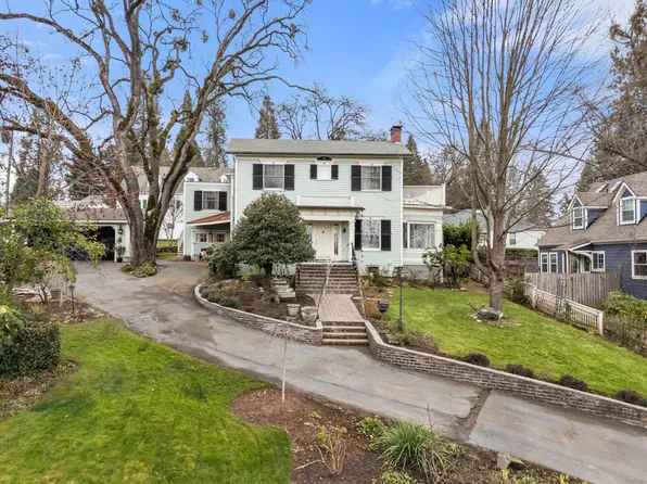 1320 E Main St, Medford, OR 97504