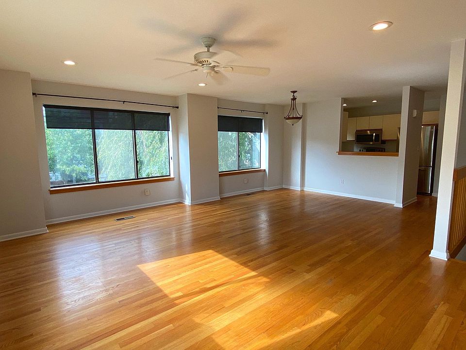 1st image of 15 1st St APT 1