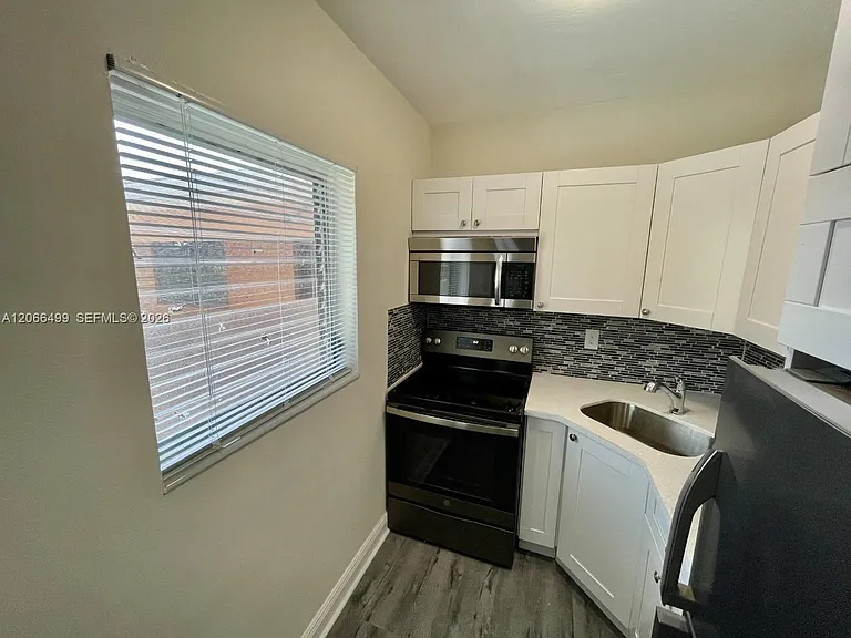 218 Santillane Ave #21 — Photo 10