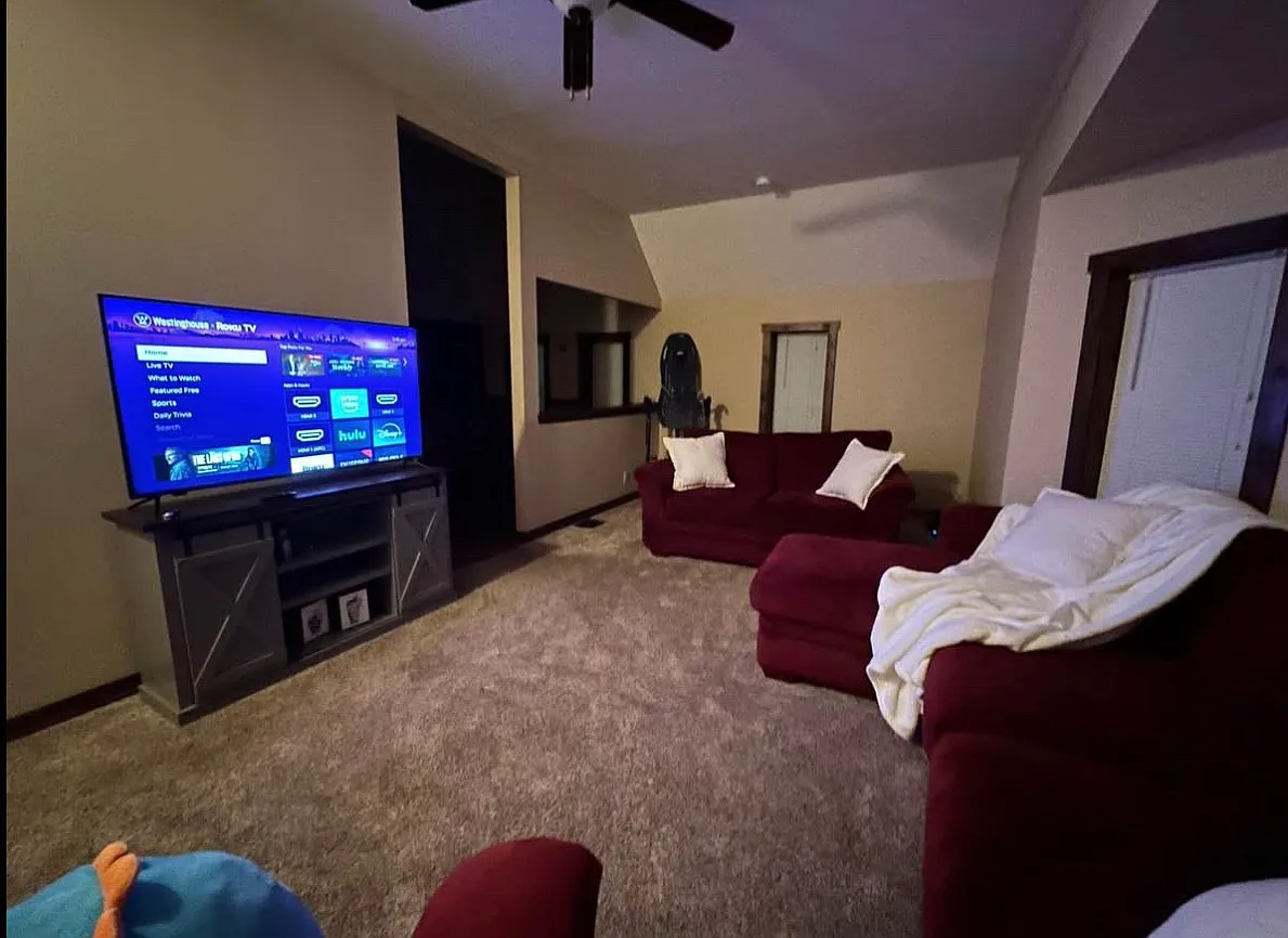 1 bed, 840 sqft, $1,300 — Photo 3