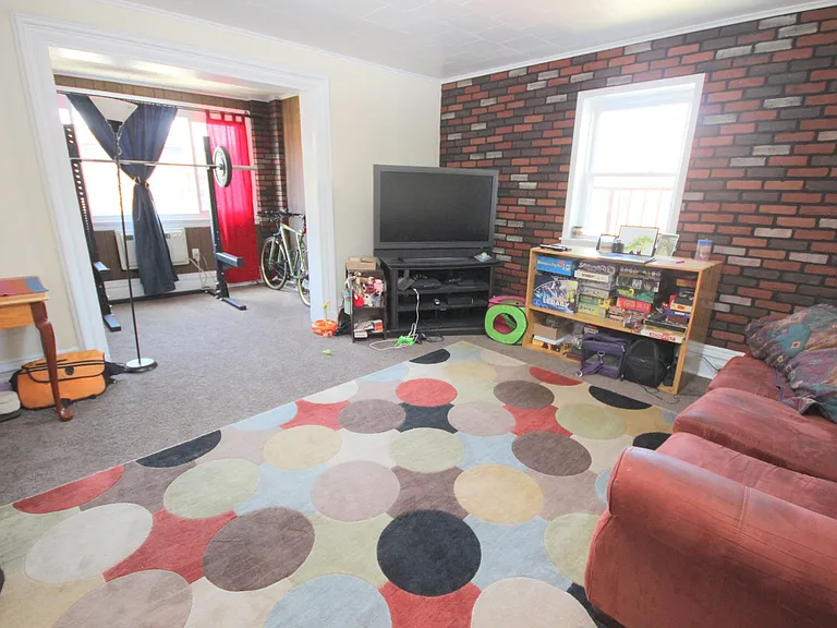 2615 Shady Ave — Photo 1