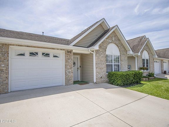 3rd image of 742 Graham Way
