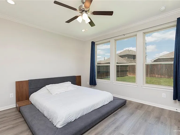 2108 N Sonador Dr — Photo 11