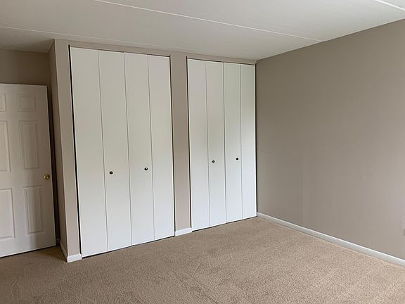 3rd image of 442 Crescent Blvd APT C4