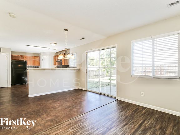 5th image of 811 Brantford Dr