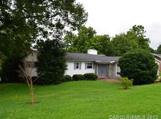 715 Oakdale Dr, Statesville, NC 28677