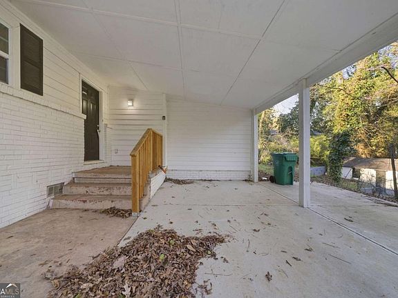 3rd image of 3024 Pasadena Dr