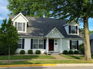 306 S Main St, Culver, IN 46511