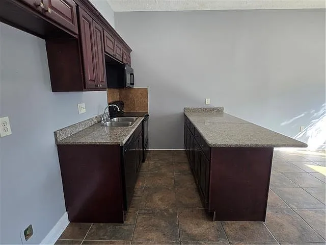 112 Saint Rose Ave #A — Photo 5