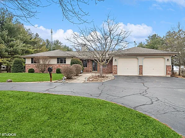 2876 N 4650th Rd, Sandwich, IL 60548