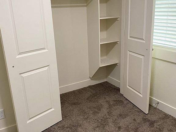 3rd image of 1954 Brock Dr #4