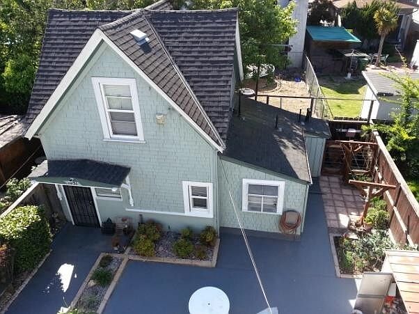 Single Family Home 1 bed, 1 bath