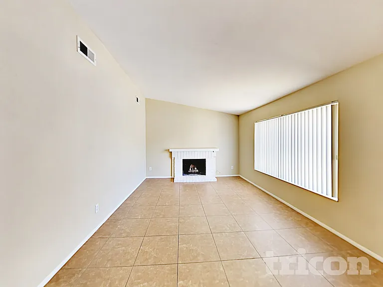 5532 Spencer St — Photo 3