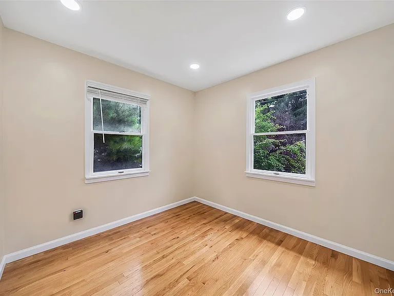 2 Berkeley Pl — Photo 17