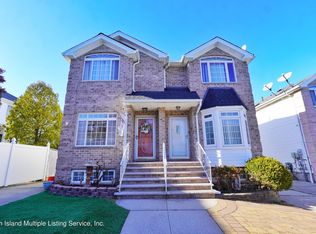 16 Bellavista Ct, Staten Island, NY 10305