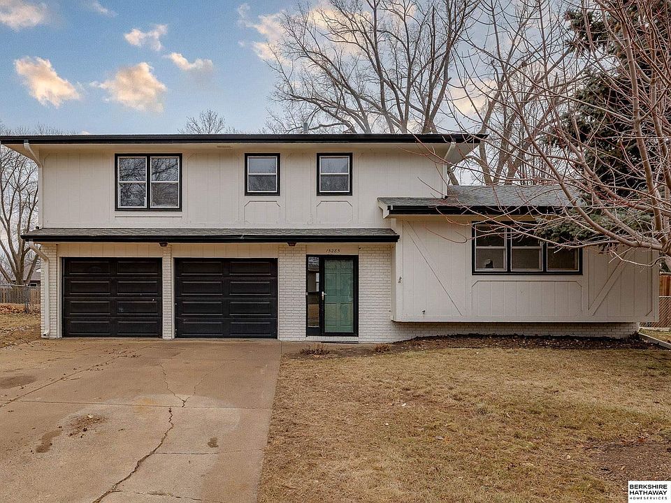 1st image of 15825 Blackwell Dr