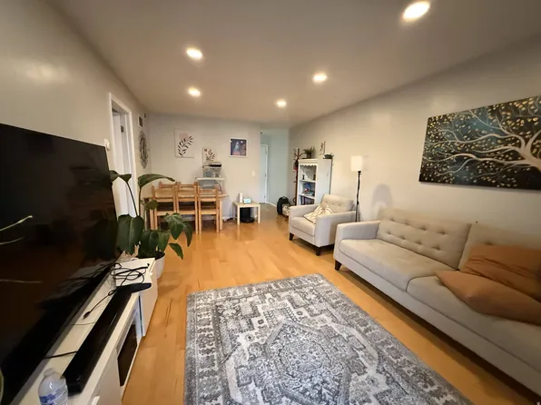 55 W Center St APT 284, North Salt Lake, UT 84054