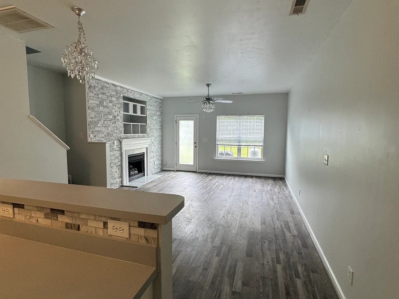 1006 Hadel Pl — Photo 2