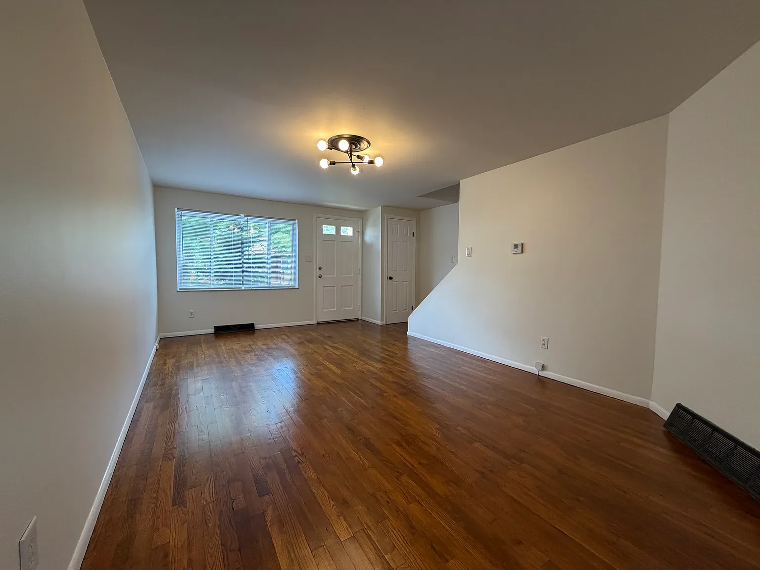 2 bed, 1100 sqft, $1,600 — Photo 4