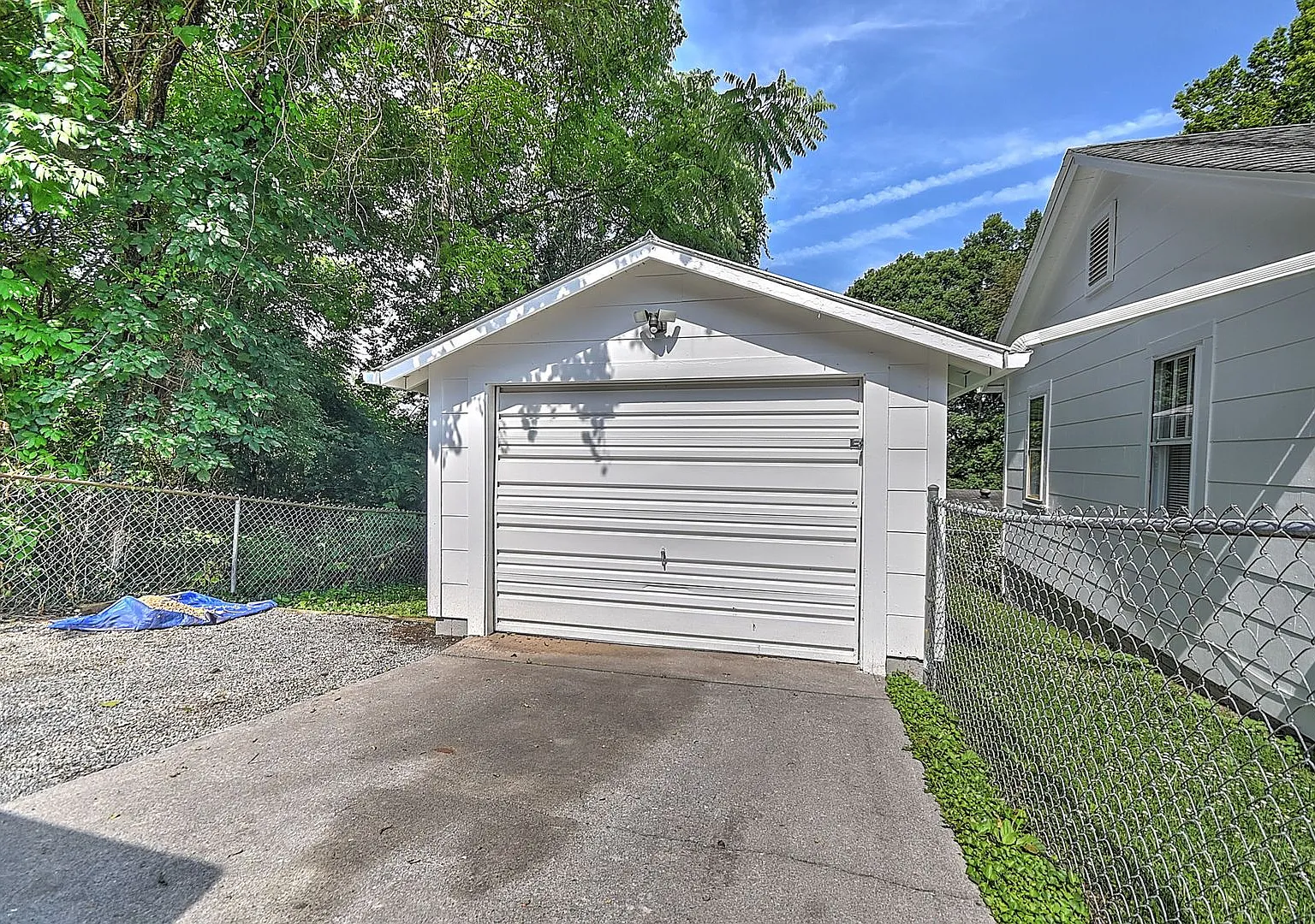 2 Bedrooms / 1 Bath Home - Kingsport TN — Photo 3