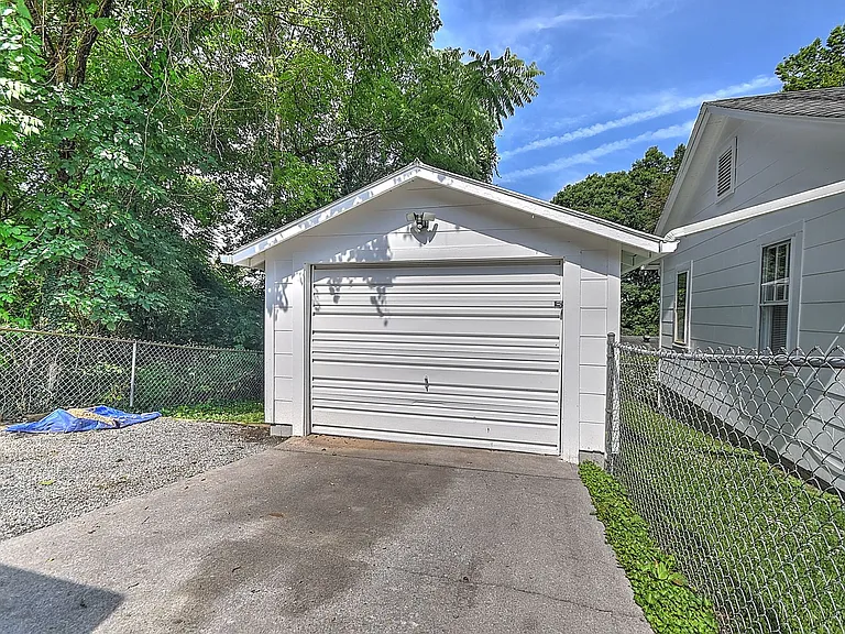 1050 Delawana St — Photo 3