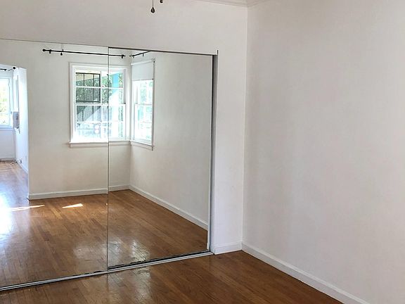 3rd image of 1031 E Glenoaks Blvd #1/2