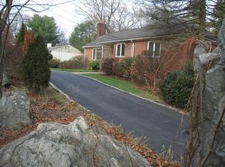 540 Dudley Rd, Newton, MA 02459