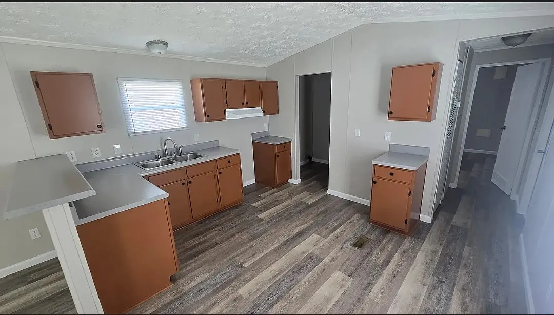 2 bed, 84 sqft, $1,350 — Photo 2