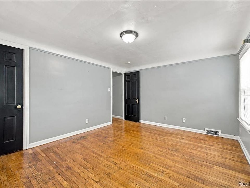 12191 E Outer Dr, photo 17