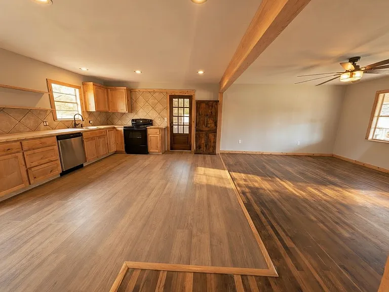 408 S Washington St — Photo 5