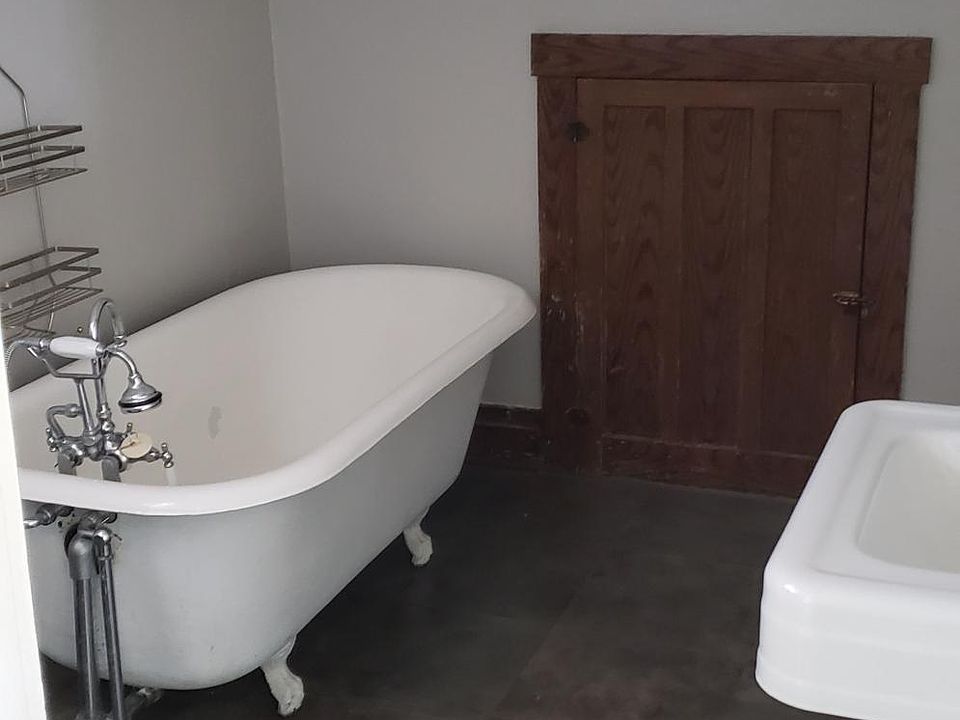 2nd image of 233 E Pitt St APT 3