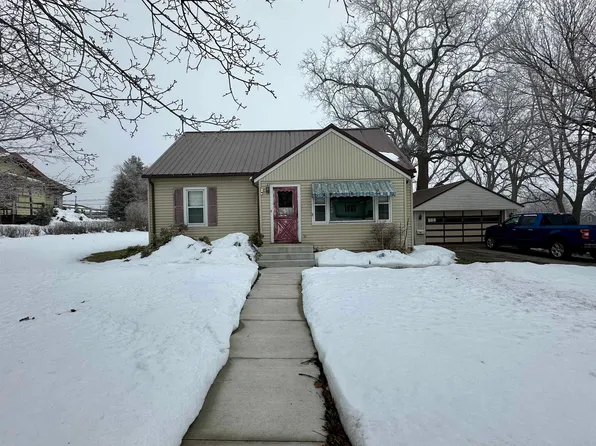 611 S Iowa St, Dodgeville, WI 53533