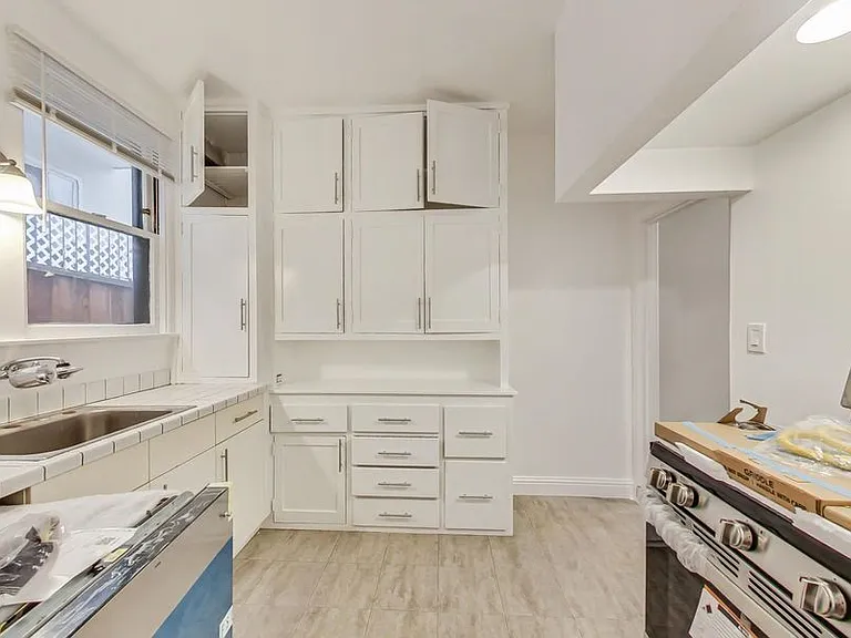 295 Macarthur Blvd #C — Photo 8