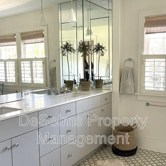 704 Timber Ln — Photo 14