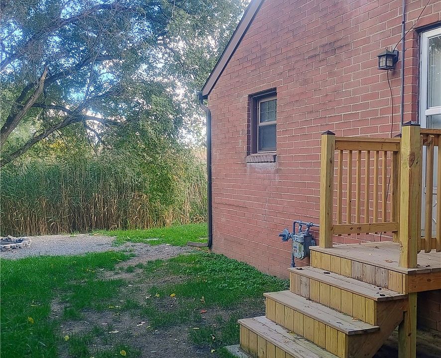 2nd image of 5920 Bowman Rd