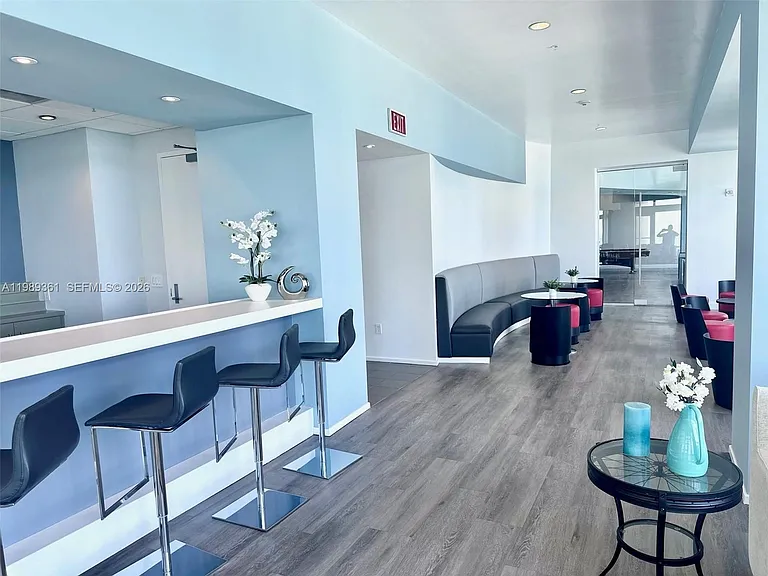 300 S Biscayne Blvd #L-410 — Photo 32